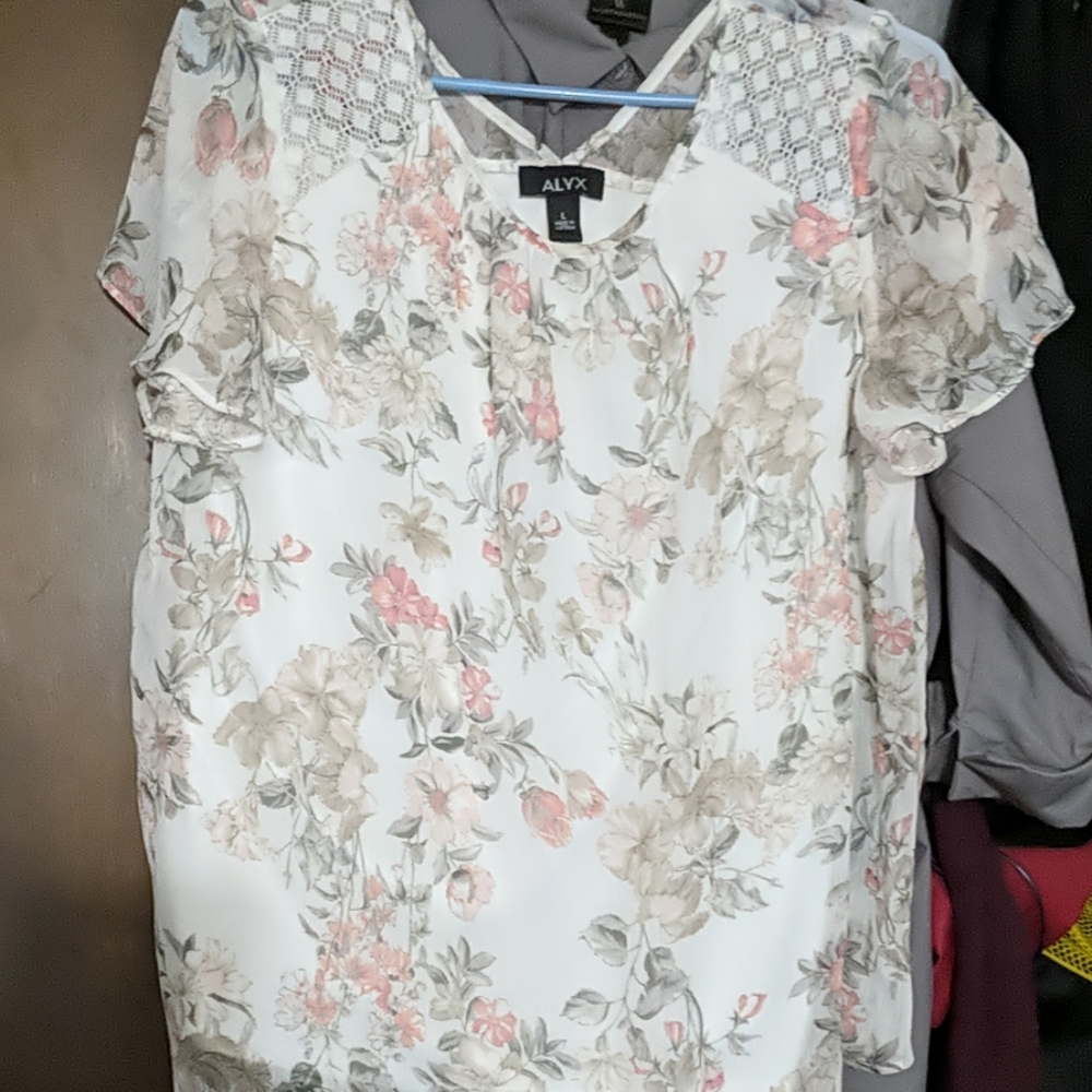 Short sleeve blouse